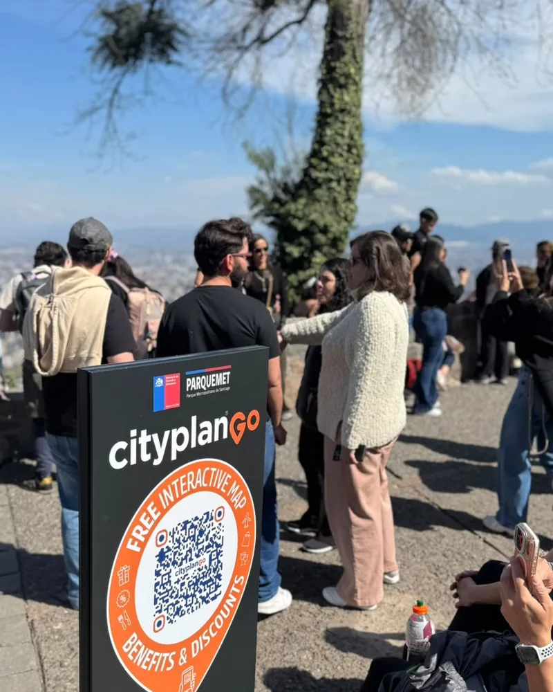 Tótem de Cityplan GO en un mirador del Parque Metropolitano